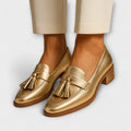 Isolde - Kultakiiltoiset loaferit